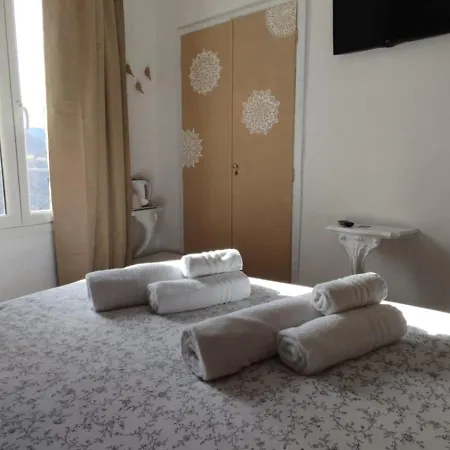 La Stregatta B&B 트리오라