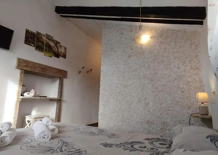 La Stregatta Bed & Breakfast